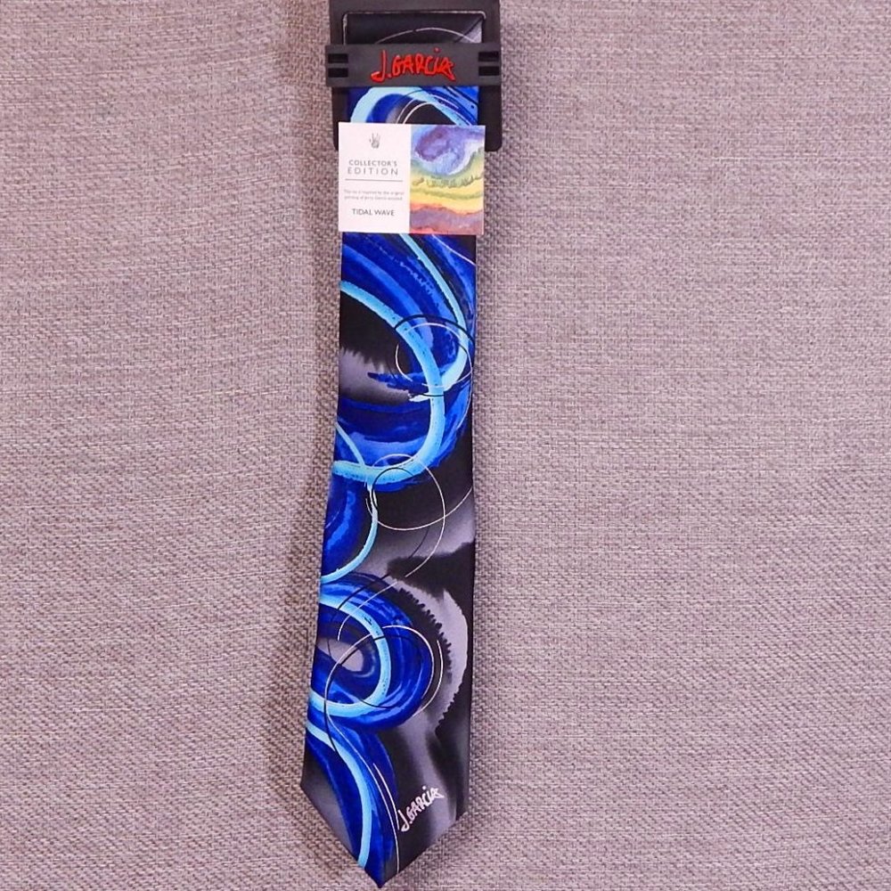 JERRY J. GARCIA Neck Tie == NWT == Blue Tidal Wave Design == 60" Regular Length